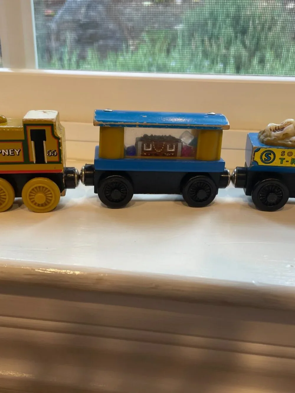 LOT of SIX hard-to-find Thomas Wooden Trains